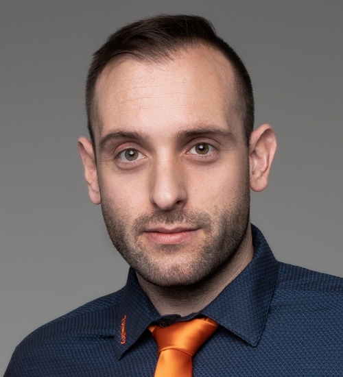 Maklér